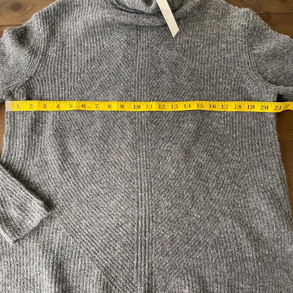 Sweet Romeo Abstract Ribbed Sweater medium NWT - Picture 8 of 9